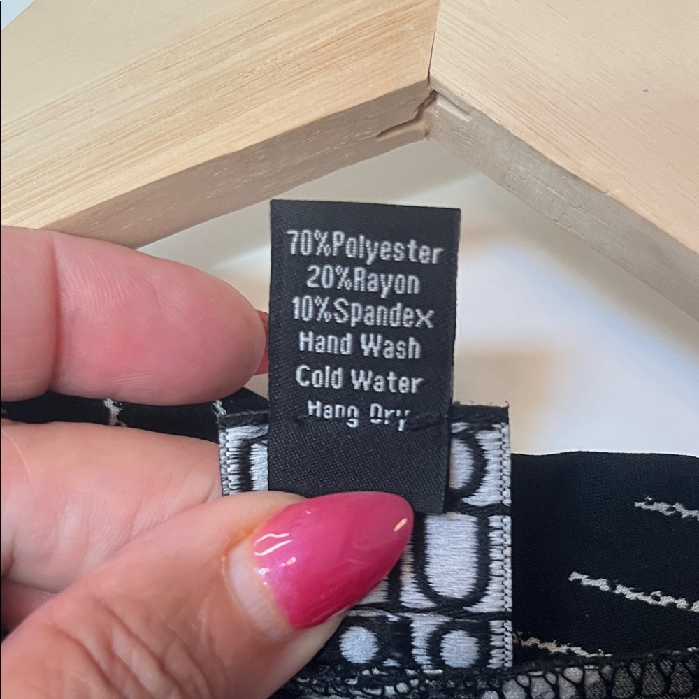#181 CLARA SUNWOO Monochrome Abstract Duster. - Picture 4 of 6